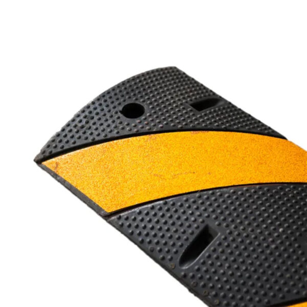 Wholesale Road Traffic Safety Deceleration Cable Speed Hump - Image 2