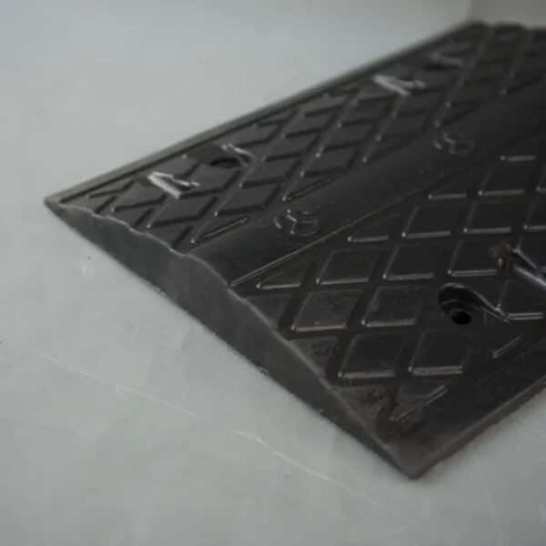 Car Speed Bump Rubber Wheel Stopper Painted Speed Bumps - Image 2