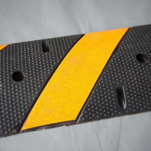 High Quality Driveway Heavy Duty Ramp Road Safety Hump - Image 6