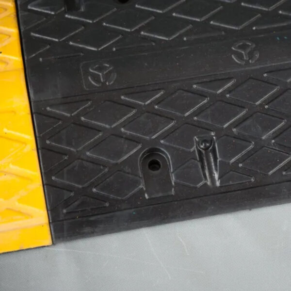 Traffic Safety Portable Rubber Heavy Duty Flat Top Road Hump - Image 5