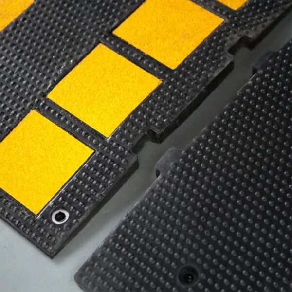 Recycled Rubber Car Tire Stopper Traffic Speed Hump - Image 5