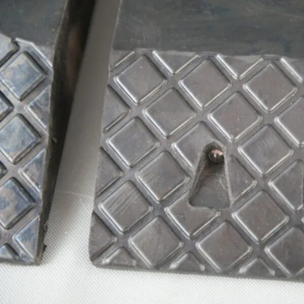 Portable Rubber Speed Breaker Rumble Speed Bumps - Image 3
