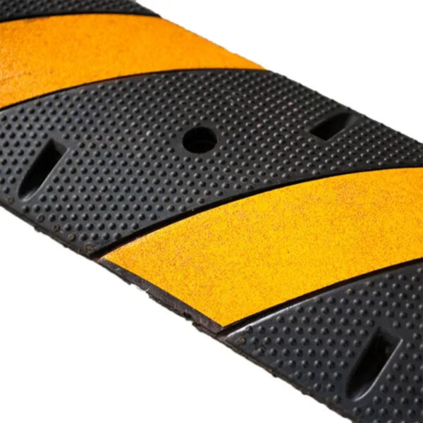 Traffic Speed Breaker Rubber Road Hump for Parking - Image 3