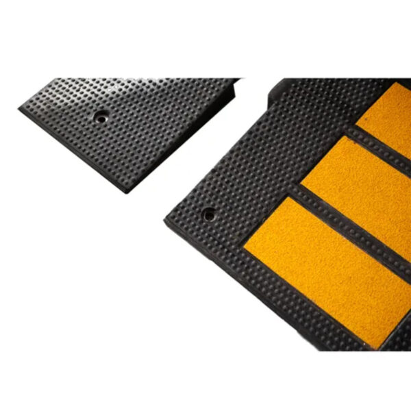 Rubber Speed Breaker Road Mutcd Speed Hump for Traffic Safety - Image 2