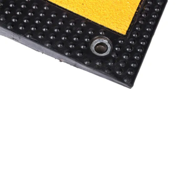 Portable Traffic Driveway Heavy Duty Rubber Speed Hump - Image 3
