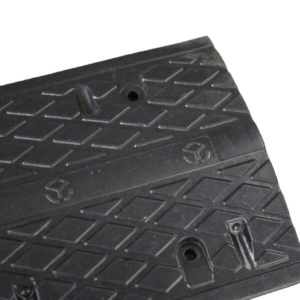 Portable Roadway Traffic Safety Rubber Speed Hump for Vehicle - Image 6