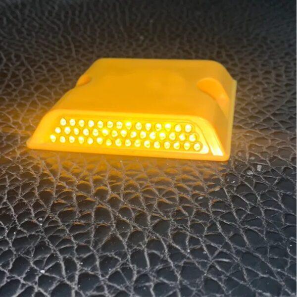 Customized Reliable High Quality PMMA Stud with Sand Filled - Image 3