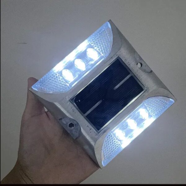 High Quality Aluminum LED Solar Single Side Road Stud - Image 4