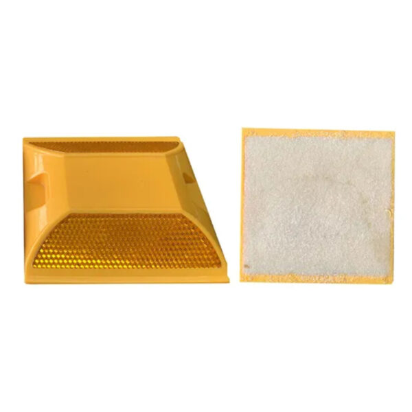 High Quality 100×100×20mm Plastic Road Sand Filled Stud - Image 2