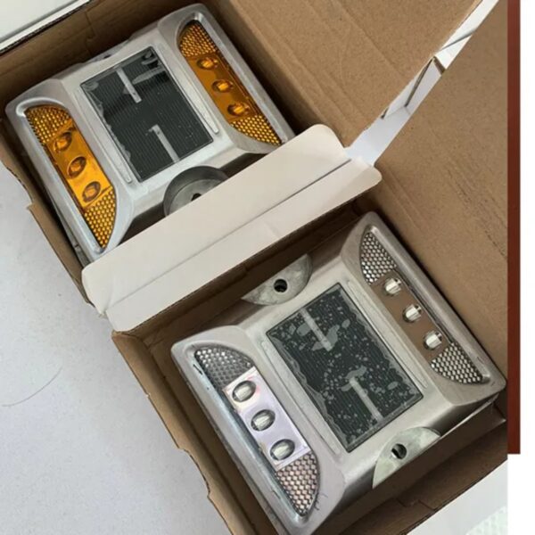 Customized Reliable High Quality Solar Road LED Stud - Image 2