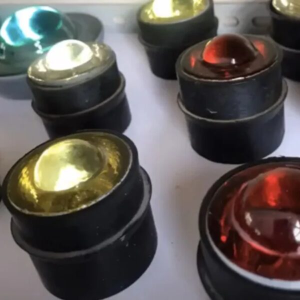 Best High Quality Small Glass Road Stud with Rubber Cover - Image 2