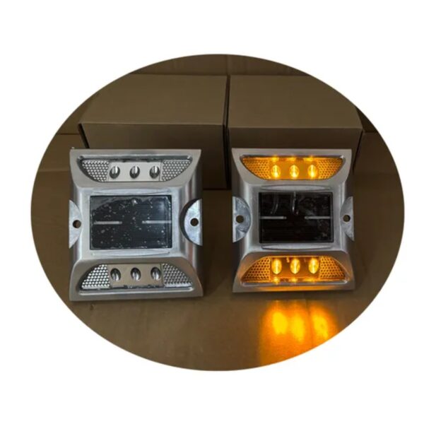 High Quality Aluminum Best Solar Road Stud with Nail - Image 3