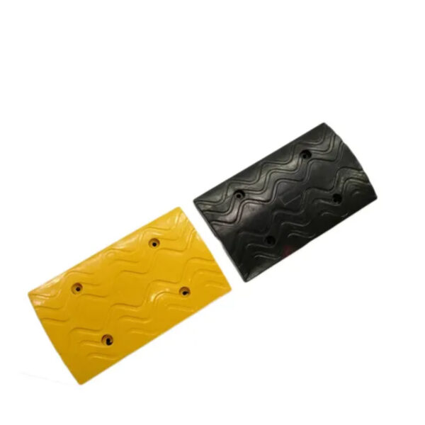 Reliable 500x300x45mm Road Safety Rubber Car Speed Hump - Image 2