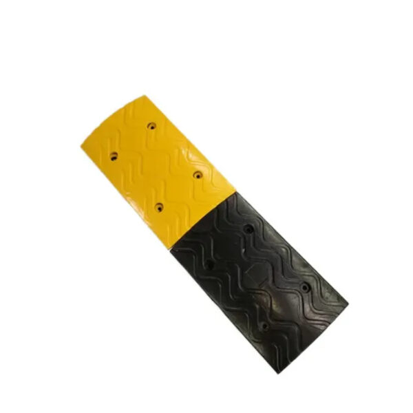 Reliable 500x300x45mm Road Safety Rubber Car Speed Hump - Image 4