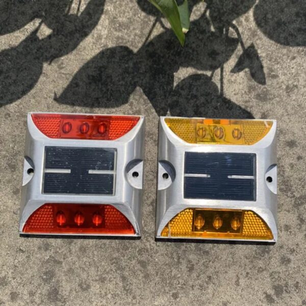 Reliable High Quality Yellow White Flash LED Solar Road Stud - Image 2