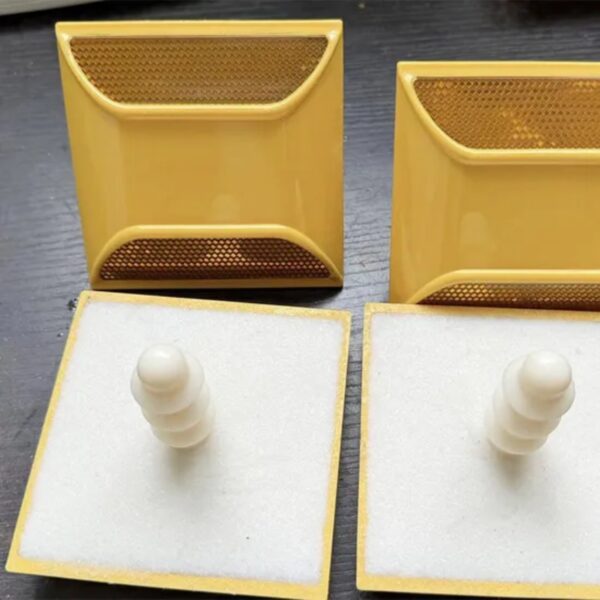 Best High Quality Sand Filled Plastic Reflective Road Stud - Image 2
