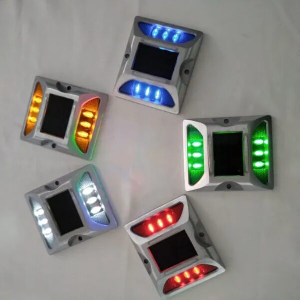 Solar Reflective LED Green Stud Aluminum Road Stud - Image 3