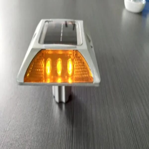 Reliable Pathway Traffic Stud Solar Safety Road Stud Light - Image 4
