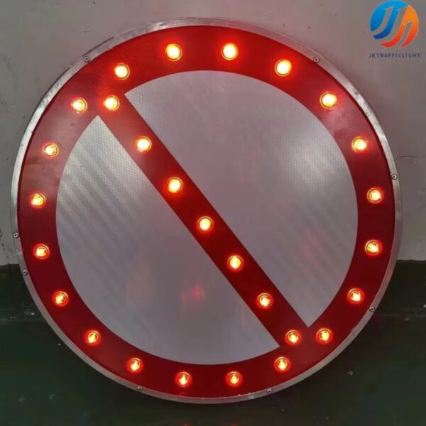 Reliable 600×600mm Reflective Sign Led Solar Traffic Signs - Image 3