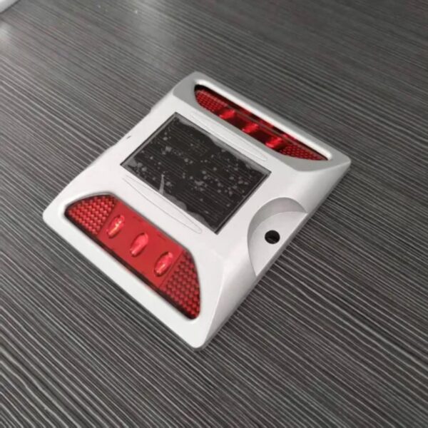 Solar Power Aluminum LED Road Stud Reflector Flashing Light - Image 3