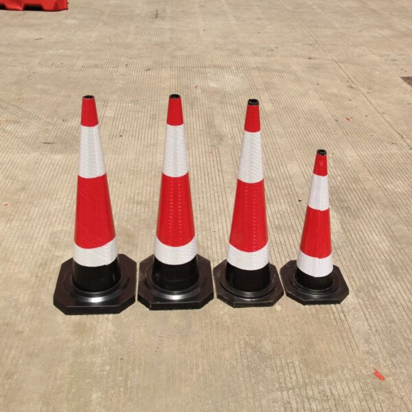 Hot Sale 700mm Rubber Cone Reflective Traffic Safety Cone - Image 2