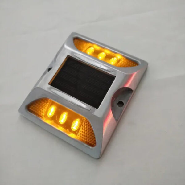 Solar Driveway Stud LED Light Flashing Reflective Road Stud - Image 3
