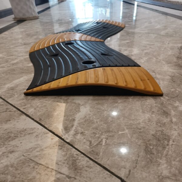 Reliable High Quality Curved Speed Bump for Road Safety - Image 2