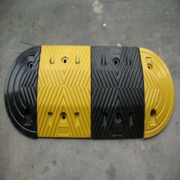Customized Premium Quality Traffic Rubber Bumps - Image 3