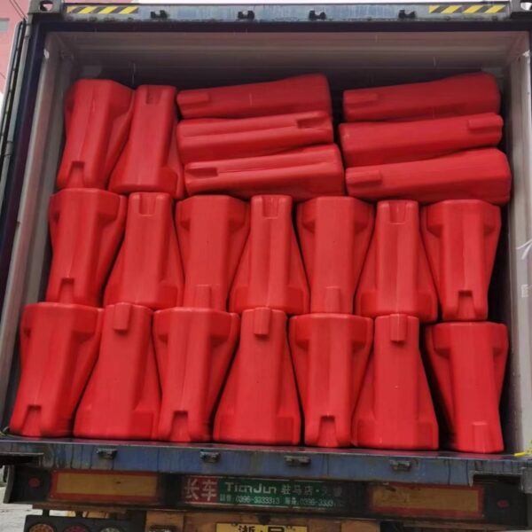 Customized Water Filled PE Durable Safety Barrier - Image 3
