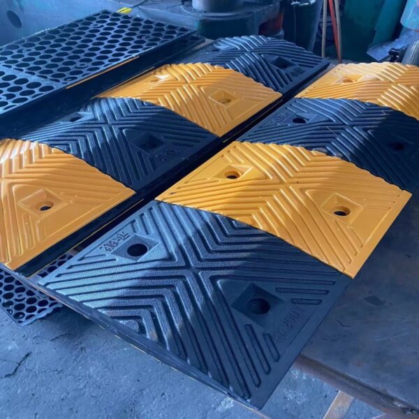 Customized Good Quality Highway Buffer Style Bump - Image 5