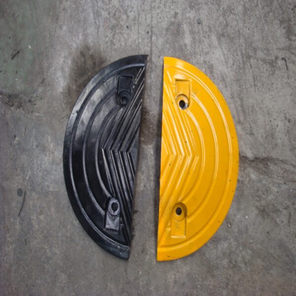 Customized Reliable Heavy Duty Rubber 50mm Speed Bump - Image 2