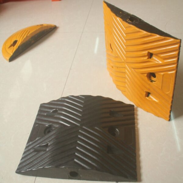 Customized Reliable Heavy Duty Rubber 50mm Speed Bump - Image 5
