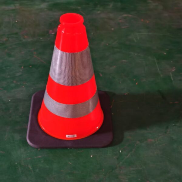 Wholesale 750mm Orange Cone Traffic Cone With Black Base - Image 3