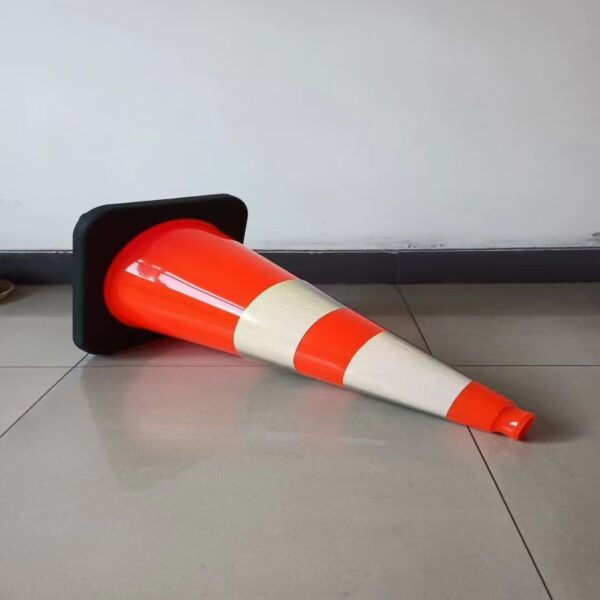 Wholesale 750mm Orange Cone Traffic Cone With Black Base - Image 4