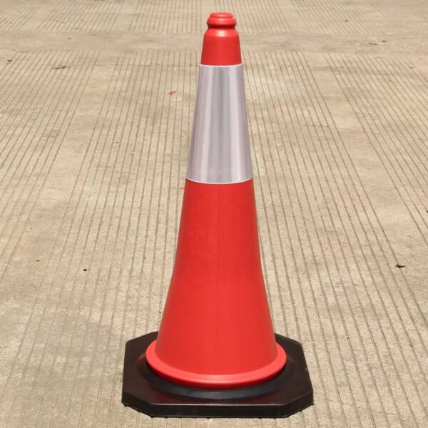 Reliable High Quality 75cm PE Traffic Cone With Rubber Base - Image 2