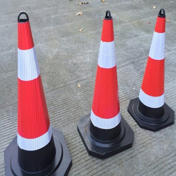 Rubber Road Cone With Lifting Ring Traffic Warning Cones - Image 3