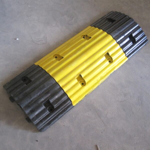 Visible Rubber Speed Bumps With Strip Road Speed Hump - Image 3