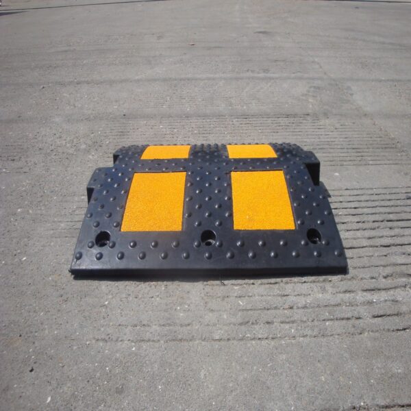 Best Selling Yellow Black Hump Traffic Control Safety Hump - Image 2