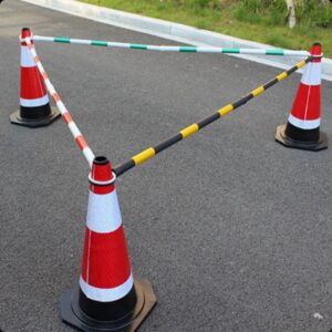 China Top Supplier 47cm Eva Traffic Cones With Chain Handles