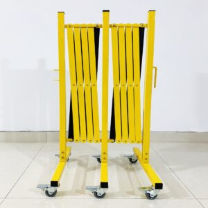 Retractable Expandable Barricade