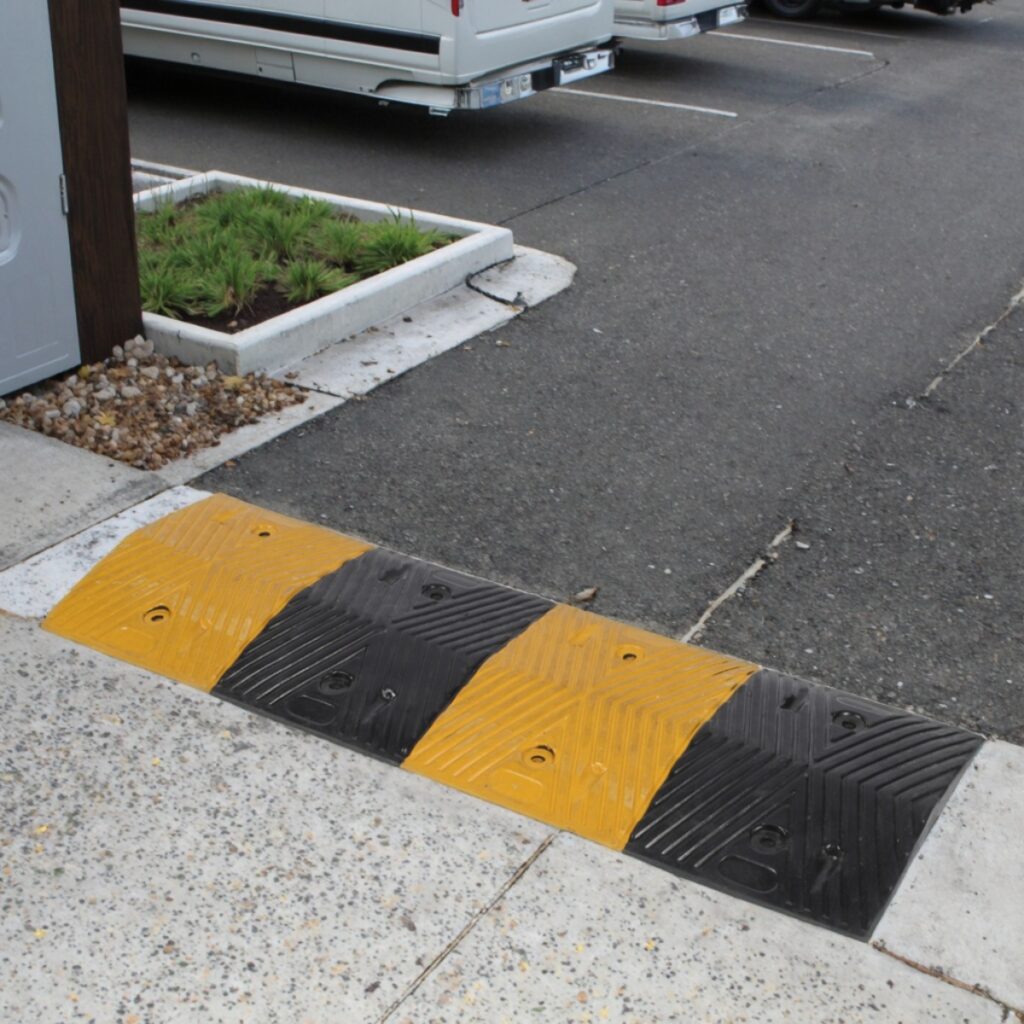 Best Wholesale 100x35x4cm Speed Hump Breaker for Safety